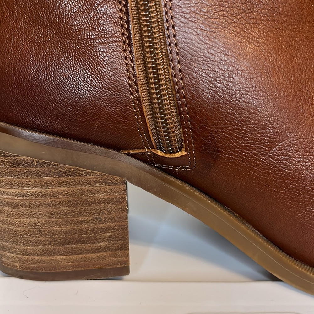 Crown Vintage Brown Faux Leather Booties Size 6.5 - Picture 7 of 8